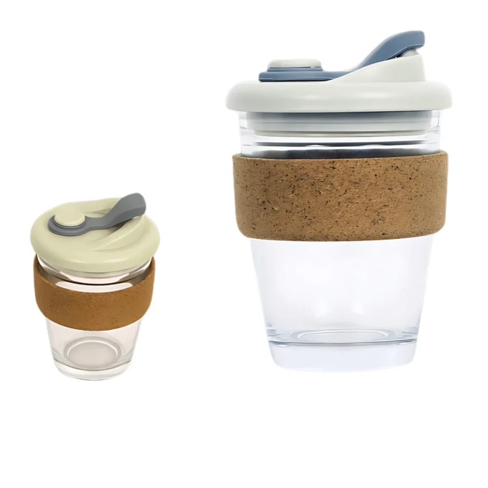 Oak Glass Mug with Cork Grip and Flip Lid – Stylish and Spill-Proof
